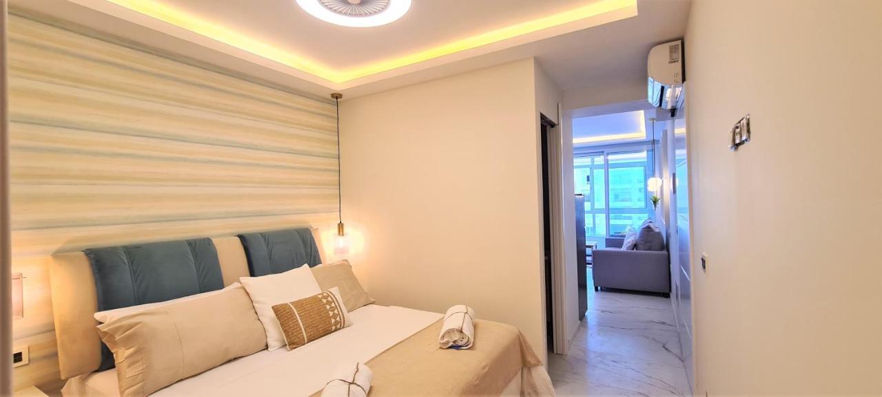 Apartment Linea De Playa Estepona Bagian luar foto