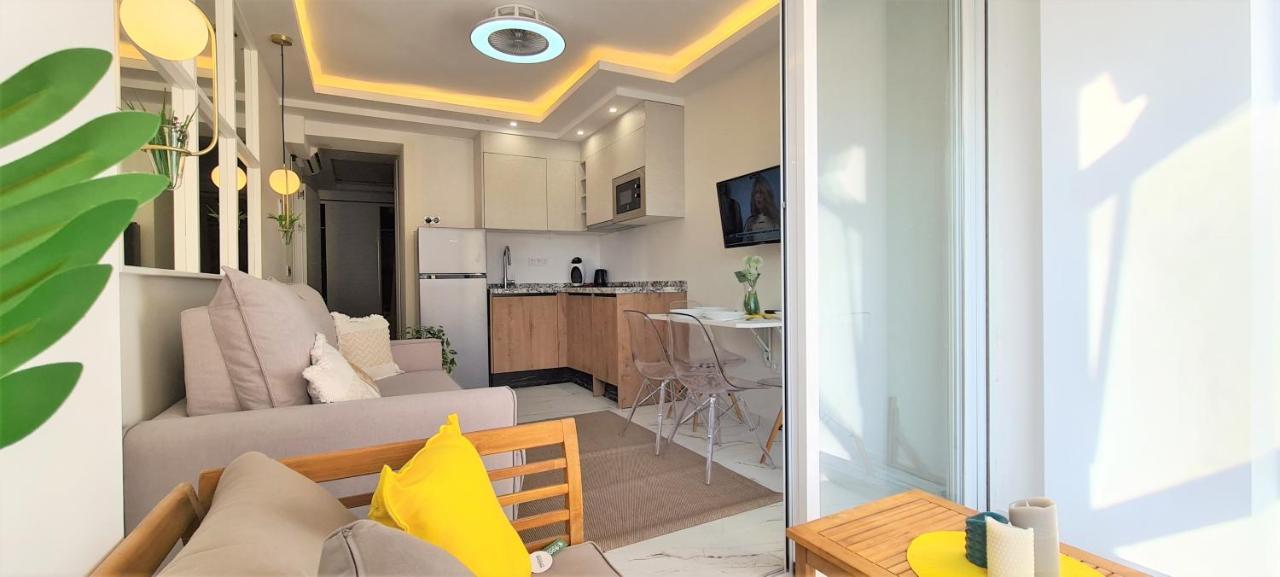 Apartment Linea De Playa Estepona Bagian luar foto
